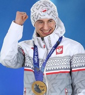 ����� ����