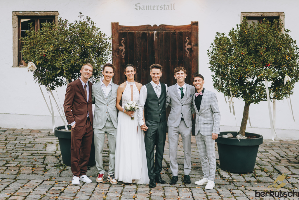 17.10.2026, Leogang, AUT, Hochzeit von Lisa und Manuel Fettner. Im Bild die österreichische Skispringerin Lisa Eder und der ehemalige österreichische Skispringer Manuel Fettner bei ihrer Hochzeit in Leogang. EXPA Pictures © 2026, PhotoCredit: EXPA/JFK
