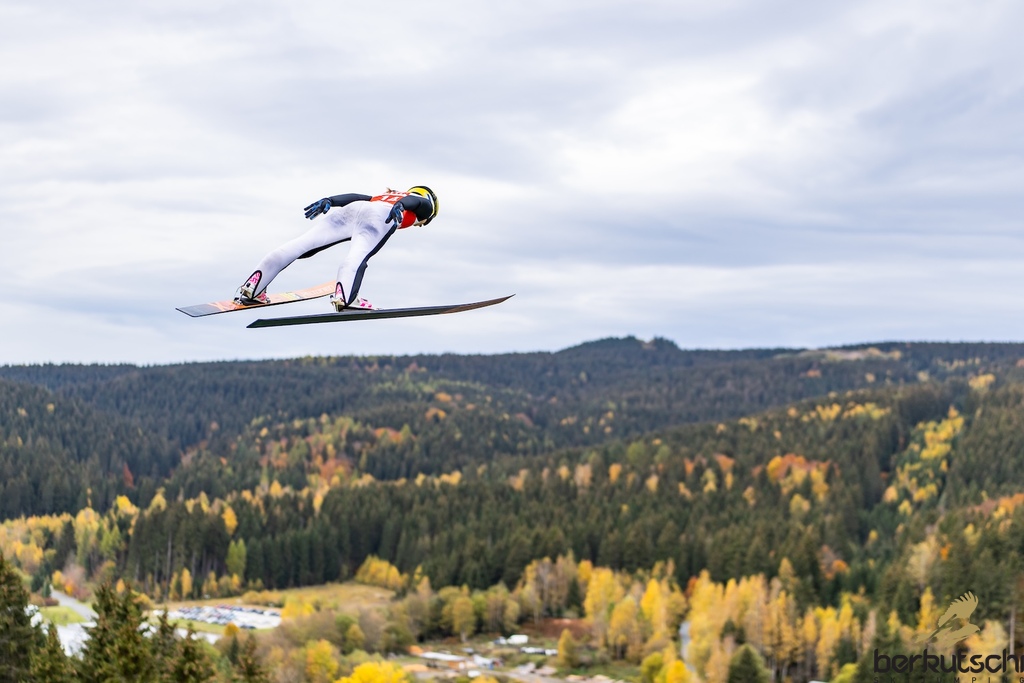 23.10.2026, Vogtland Arena, Klingenthal, GER, FIS Weltcup Ski Sprung, Sommer Grand Prix, Klingenthal, Damen, Einzelbewerb, Qualifikation, im Bild Julia Aikia (FIN) // Julia Aikia (FIN) during the qualification for the women individual competition of Ski Jumping Summer Grand Prix of the FIS Ski Jumping World Cup in Klingenthal, Germany on 2026/10/23. EXPA Pictures © 2026, PhotoCredit: EXPA/ Tadeusz Mieczynski