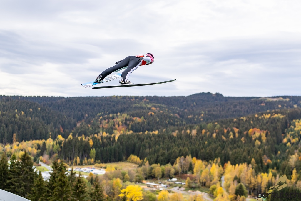 23.10.2026, Vogtland Arena, Klingenthal, GER, FIS Weltcup Ski Sprung, Sommer Grand Prix, Klingenthal, Damen, Einzelbewerb, Qualifikation, im Bild Abigail Strate (CAN) // Abigail Strate (CAN) during the qualification for the women individual competition of Ski Jumping Summer Grand Prix of the FIS Ski Jumping World Cup in Klingenthal, Germany on 2026/10/23. EXPA Pictures © 2026, PhotoCredit: EXPA/ Tadeusz Mieczynski