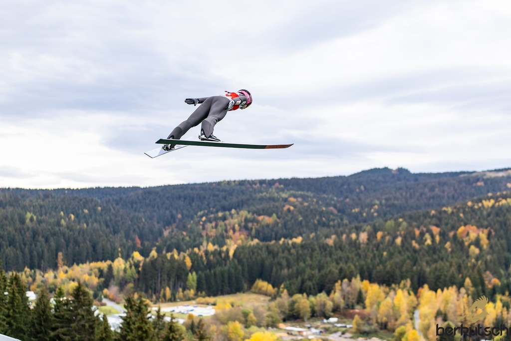 23.10.2026, Vogtland Arena, Klingenthal, GER, FIS Weltcup Ski Sprung, Sommer Grand Prix, Klingenthal, Damen, Einzelbewerb, Qualifikation, im Bild Anna Twardosz (POL) // Anna Twardosz (POL) during the qualification for the women individual competition of Ski Jumping Summer Grand Prix of the FIS Ski Jumping World Cup in Klingenthal, Germany on 2026/10/23. EXPA Pictures © 2026, PhotoCredit: EXPA/ Tadeusz Mieczynski