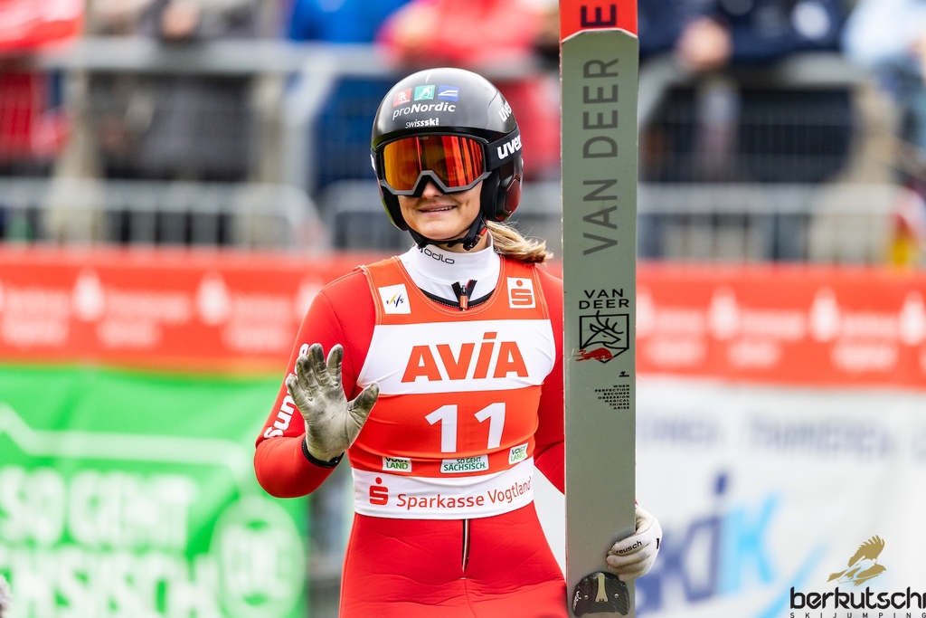 23.10.2026, Vogtland Arena, Klingenthal, GER, FIS Weltcup Ski Sprung, Sommer Grand Prix, Klingenthal, Damen, Einzelbewerb, Qualifikation, im Bild Sina Arnet (SUI) // Sina Arnet (SUI) during the qualification for the women individual competition of Ski Jumping Summer Grand Prix of the FIS Ski Jumping World Cup in Klingenthal, Germany on 2026/10/23. EXPA Pictures © 2026, PhotoCredit: EXPA/ Tadeusz Mieczynski