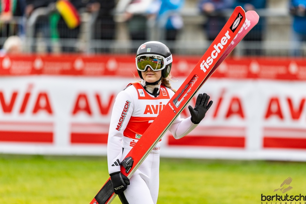 23.10.2026, Vogtland Arena, Klingenthal, GER, FIS Weltcup Ski Sprung, Sommer Grand Prix, Klingenthal, Damen, Einzelbewerb, Qualifikation, im Bild Frida Westman (SWE) // Frida Westman (SWE) during the qualification for the women individual competition of Ski Jumping Summer Grand Prix of the FIS Ski Jumping World Cup in Klingenthal, Germany on 2026/10/23. EXPA Pictures © 2026, PhotoCredit: EXPA/ Tadeusz Mieczynski