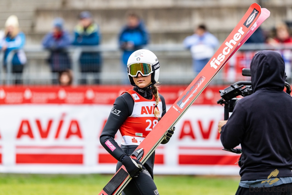 23.10.2026, Vogtland Arena, Klingenthal, GER, FIS Weltcup Ski Sprung, Sommer Grand Prix, Klingenthal, Damen, Einzelbewerb, Qualifikation, im Bild Martina Zanitzer (ITA) // Martina Zanitzer (ITA) during the qualification for the women individual competition of Ski Jumping Summer Grand Prix of the FIS Ski Jumping World Cup in Klingenthal, Germany on 2026/10/23. EXPA Pictures © 2026, PhotoCredit: EXPA/ Tadeusz Mieczynski