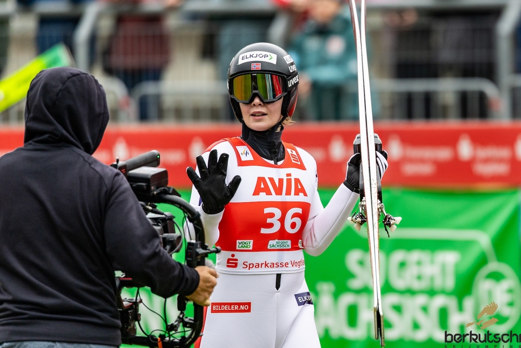 23.10.2026, Vogtland Arena, Klingenthal, GER, FIS Weltcup Ski Sprung, Sommer Grand Prix, Klingenthal, Damen, Einzelbewerb, Qualifikation, im Bild Anna Odine Stroem (NOR) // Anna Odine Stroem (NOR) during the qualification for the women individual competition of Ski Jumping Summer Grand Prix of the FIS Ski Jumping World Cup in Klingenthal, Germany on 2026/10/23. EXPA Pictures © 2026, PhotoCredit: EXPA/ Tadeusz Mieczynski