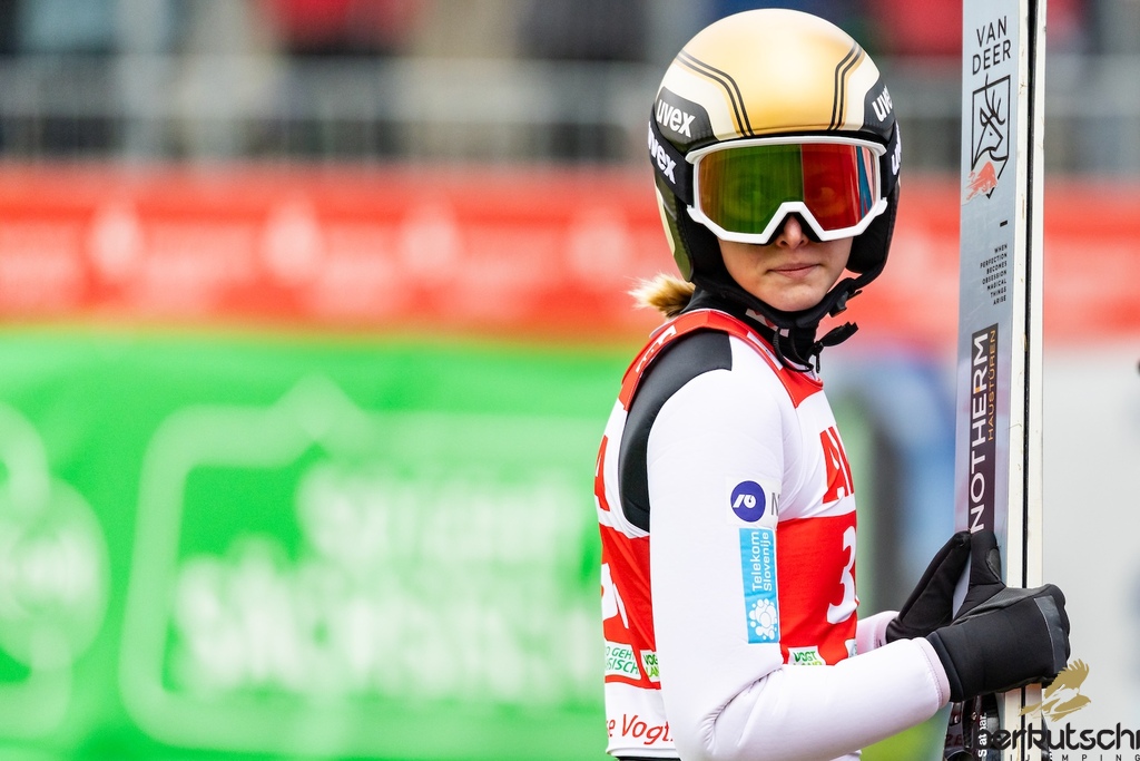 23.10.2026, Vogtland Arena, Klingenthal, GER, FIS Weltcup Ski Sprung, Sommer Grand Prix, Klingenthal, Damen, Einzelbewerb, Qualifikation, im Bild Maja Kovacic (SLO) // Maja Kovacic (SLO) during the qualification for the women individual competition of Ski Jumping Summer Grand Prix of the FIS Ski Jumping World Cup in Klingenthal, Germany on 2026/10/23. EXPA Pictures © 2026, PhotoCredit: EXPA/ Tadeusz Mieczynski