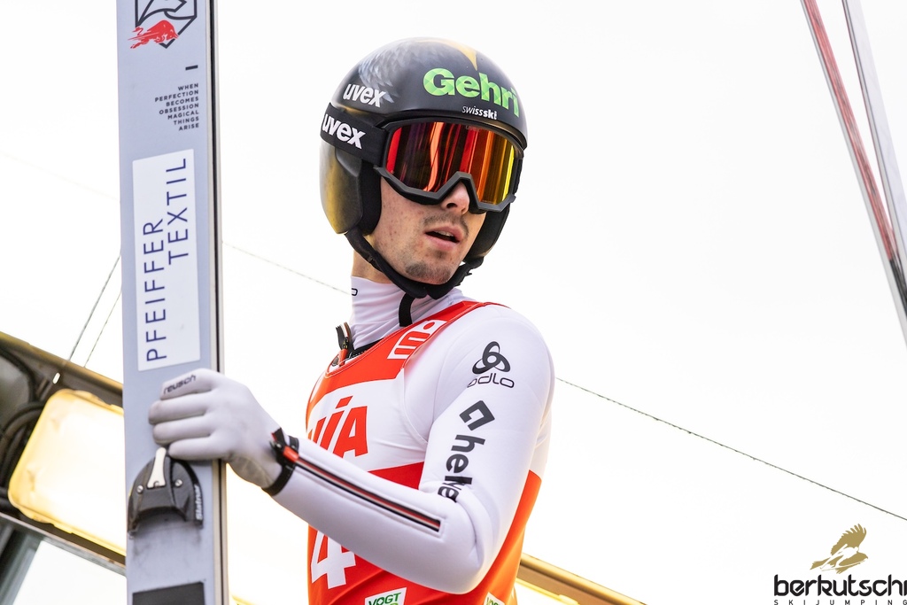 23.10.2026, Vogtland Arena, Klingenthal, GER, FIS Weltcup Ski Sprung, Sommer Grand Prix, Klingenthal, Herren, Einzelbewerb, Qualifikation, im Bild Sandro Hauswirth (SUI) // Sandro Hauswirth (SUI) during the qualification for the men individual competition of Ski Jumping Summer Grand Prix of the FIS Ski Jumping World Cup in Klingenthal, Germany on 2026/10/23. EXPA Pictures © 2026, PhotoCredit: EXPA/ Tadeusz Mieczynski