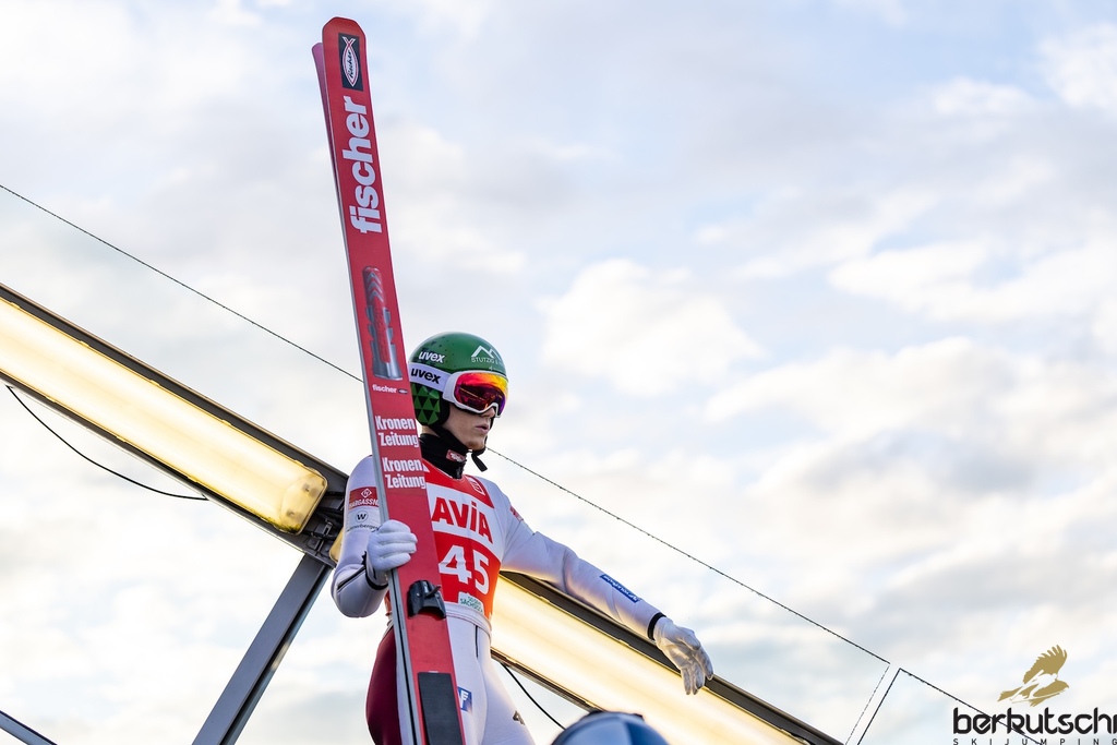 23.10.2026, Vogtland Arena, Klingenthal, GER, FIS Weltcup Ski Sprung, Sommer Grand Prix, Klingenthal, Herren, Einzelbewerb, Qualifikation, im Bild Jonas Schuster (AUT) // Jonas Schuster (AUT) during the qualification for the men individual competition of Ski Jumping Summer Grand Prix of the FIS Ski Jumping World Cup in Klingenthal, Germany on 2026/10/23. EXPA Pictures © 2026, PhotoCredit: EXPA/ Tadeusz Mieczynski