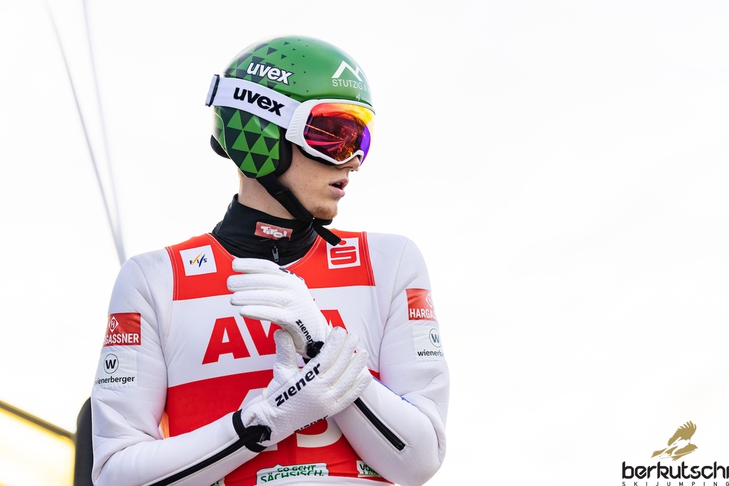 23.10.2026, Vogtland Arena, Klingenthal, GER, FIS Weltcup Ski Sprung, Sommer Grand Prix, Klingenthal, Herren, Einzelbewerb, Qualifikation, im Bild Jonas Schuster (AUT) // Jonas Schuster (AUT) during the qualification for the men individual competition of Ski Jumping Summer Grand Prix of the FIS Ski Jumping World Cup in Klingenthal, Germany on 2026/10/23. EXPA Pictures © 2026, PhotoCredit: EXPA/ Tadeusz Mieczynski