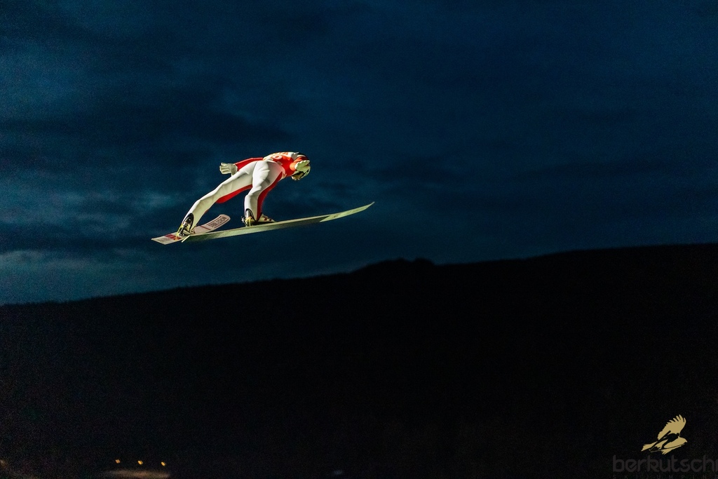 23.10.2026, Vogtland Arena, Klingenthal, GER, FIS Weltcup Ski Sprung, Sommer Grand Prix, Klingenthal, Herren, Einzelbewerb, Qualifikation, im Bild Gregor Deschwanden (SUI) // Gregor Deschwanden (SUI) during the qualification for the men individual competition of Ski Jumping Summer Grand Prix of the FIS Ski Jumping World Cup in Klingenthal, Germany on 2026/10/23. EXPA Pictures © 2026, PhotoCredit: EXPA/ Tadeusz Mieczynski