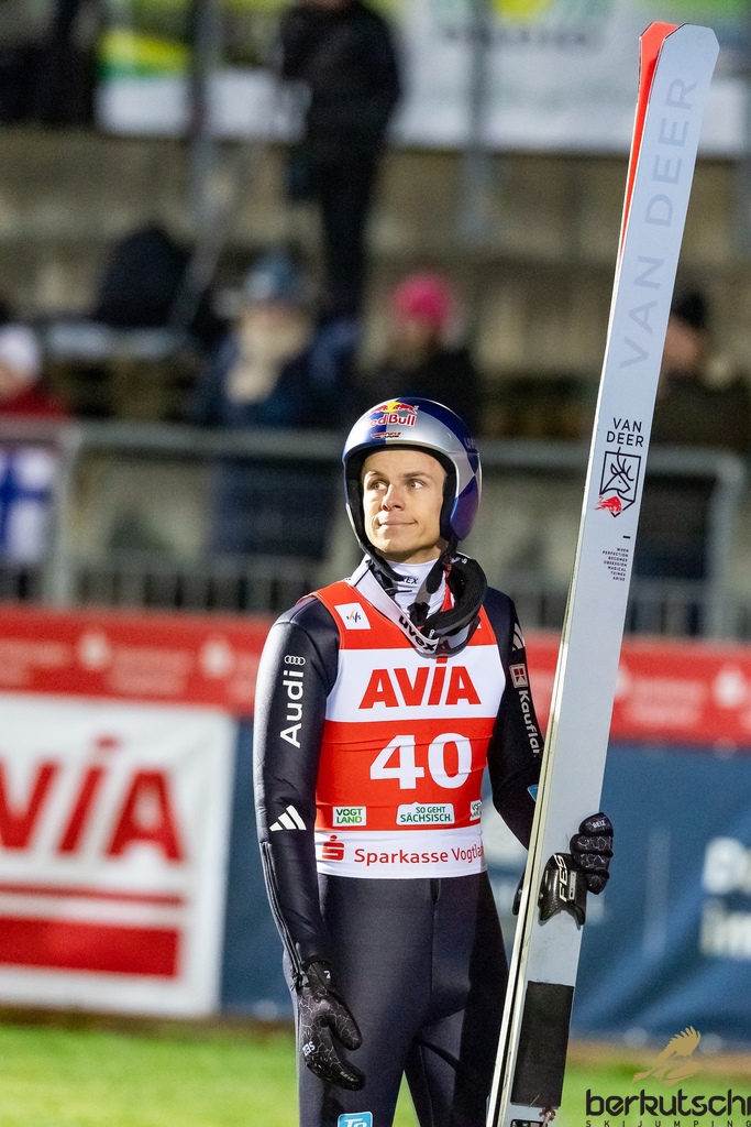 23.10.2026, Vogtland Arena, Klingenthal, GER, FIS Weltcup Ski Sprung, Sommer Grand Prix, Klingenthal, Herren, Einzelbewerb, Qualifikation, im Bild Andreas Wellinger (GER) // Andreas Wellinger (GER) during the qualification for the men individual competition of Ski Jumping Summer Grand Prix of the FIS Ski Jumping World Cup in Klingenthal, Germany on 2026/10/23. EXPA Pictures © 2026, PhotoCredit: EXPA/ Tadeusz Mieczynski