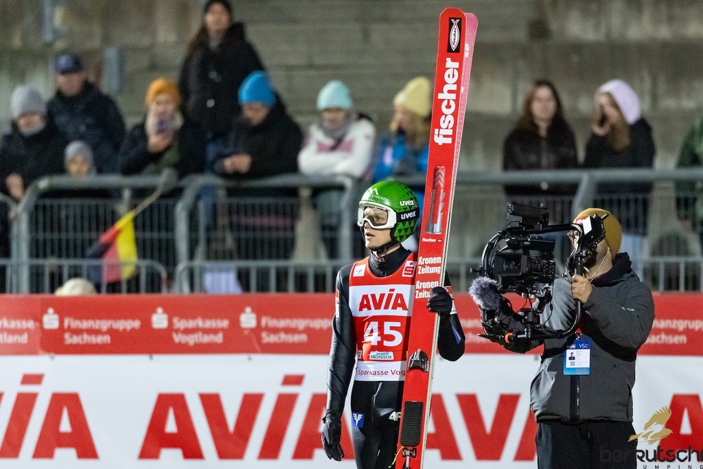 23.10.2026, Vogtland Arena, Klingenthal, GER, FIS Weltcup Ski Sprung, Sommer Grand Prix, Klingenthal, Herren, Einzelbewerb, Qualifikation, im Bild Jonas Schuster (AUT) // Jonas Schuster (AUT) during the qualification for the men individual competition of Ski Jumping Summer Grand Prix of the FIS Ski Jumping World Cup in Klingenthal, Germany on 2026/10/23. EXPA Pictures © 2026, PhotoCredit: EXPA/ Tadeusz Mieczynski