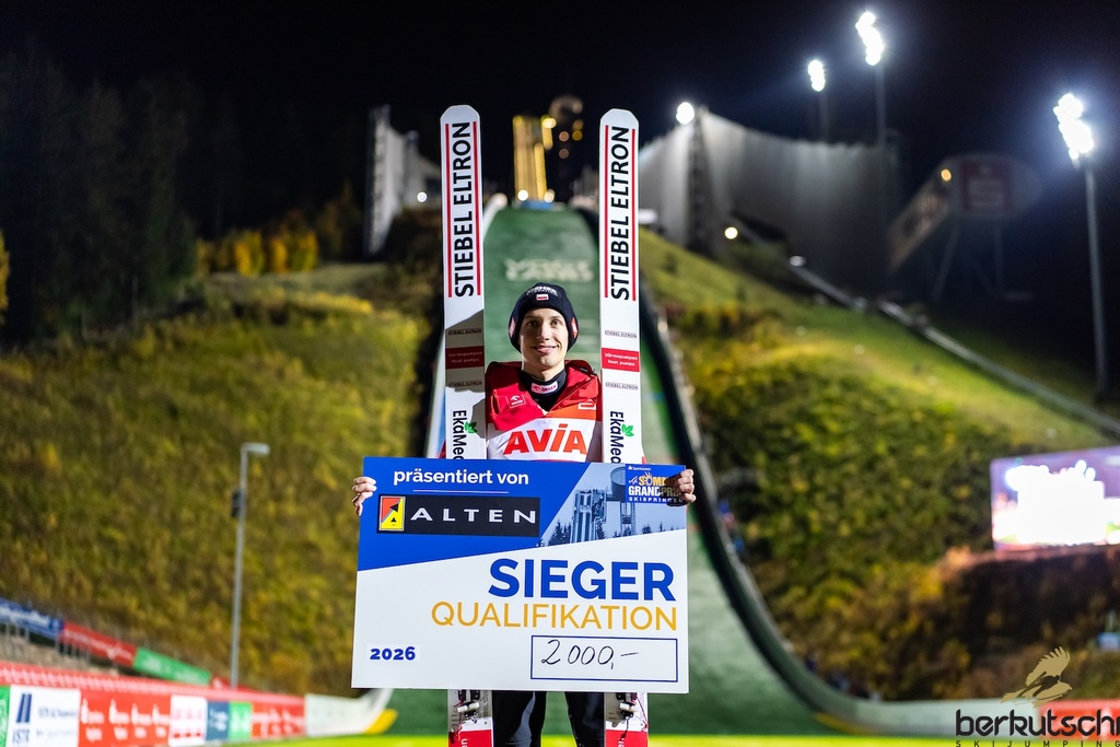 23.10.2026, Vogtland Arena, Klingenthal, GER, FIS Weltcup Ski Sprung, Sommer Grand Prix, Klingenthal, Herren, Einzelbewerb, Qualifikation, im Bild Kacper Tomasiak (POL) // Kacper Tomasiak (POL) during the qualification for the men individual competition of Ski Jumping Summer Grand Prix of the FIS Ski Jumping World Cup in Klingenthal, Germany on 2026/10/23. EXPA Pictures © 2026, PhotoCredit: EXPA/ Tadeusz Mieczynski