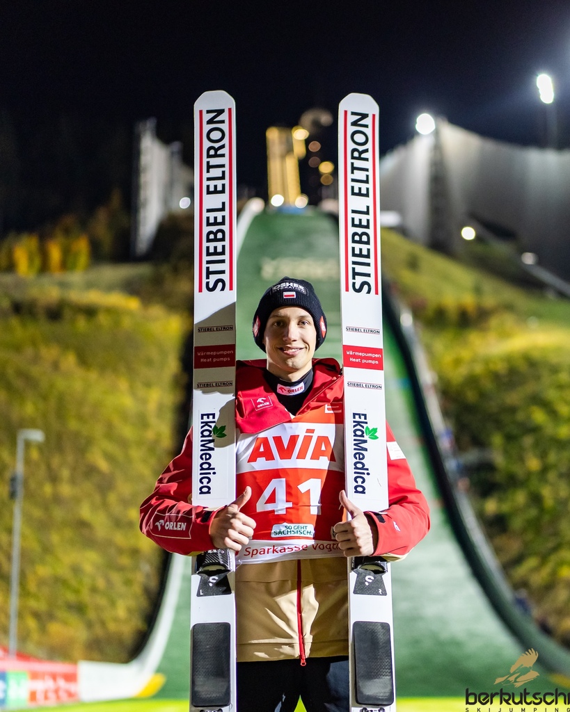 23.10.2026, Vogtland Arena, Klingenthal, GER, FIS Weltcup Ski Sprung, Sommer Grand Prix, Klingenthal, Herren, Einzelbewerb, Qualifikation, im Bild Kacper Tomasiak (POL) // Kacper Tomasiak (POL) during the qualification for the men individual competition of Ski Jumping Summer Grand Prix of the FIS Ski Jumping World Cup in Klingenthal, Germany on 2026/10/23. EXPA Pictures © 2026, PhotoCredit: EXPA/ Tadeusz Mieczynski