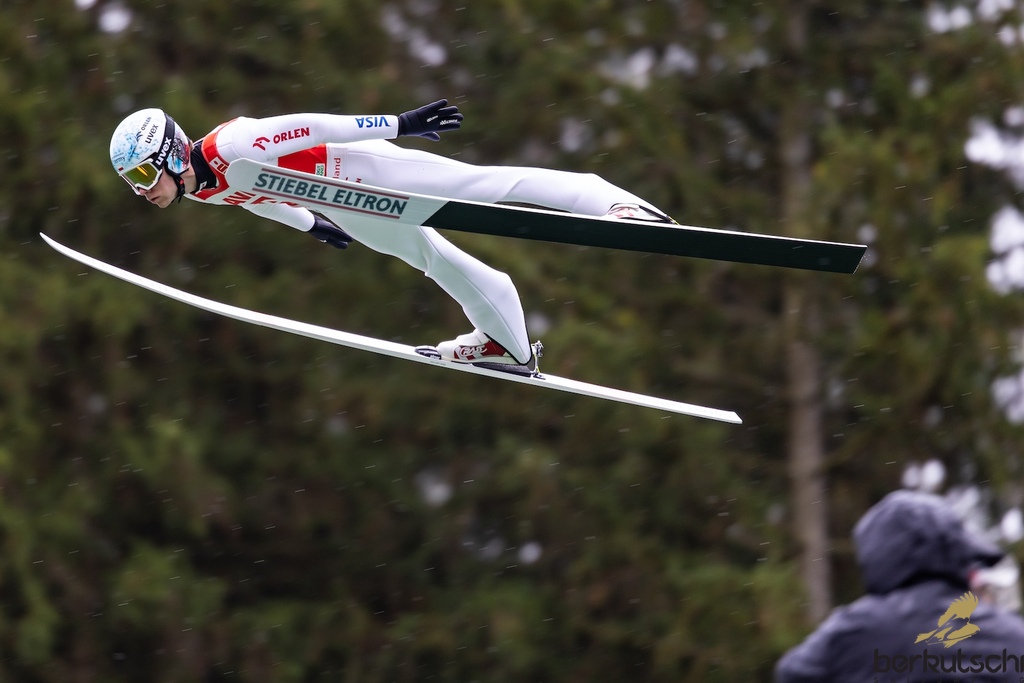 24.10.2026, Vogtland Arena, Klingenthal, GER, FIS Weltcup Ski Sprung, Sommer Grand Prix, Klingenthal, Herren, Einzelbewerb, im Bild Klemens Joniak (POL) // Klemens Joniak (POL) during the men individual competition of Ski Jumping Summer Grand Prix of the FIS Ski Jumping World Cup in Klingenthal, Germany on 2026/10/24. EXPA Pictures © 2026, PhotoCredit: EXPA/ Tadeusz Mieczynski