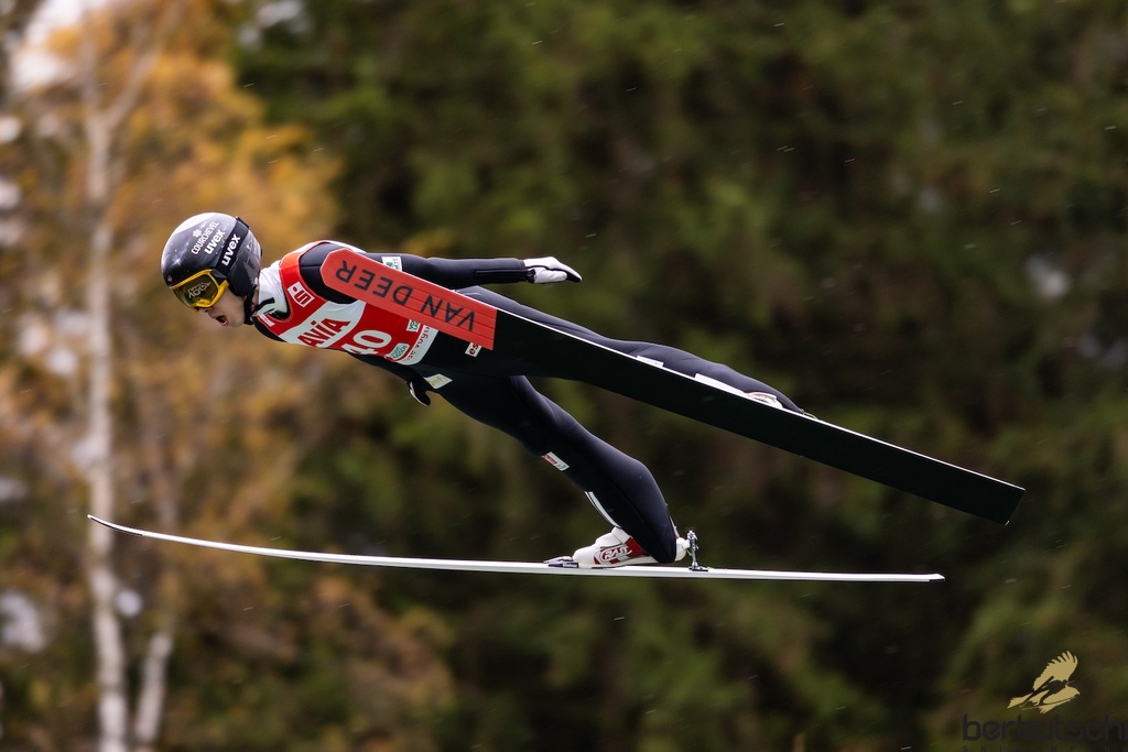 24.10.2026, Vogtland Arena, Klingenthal, GER, FIS Weltcup Ski Sprung, Sommer Grand Prix, Klingenthal, Herren, Einzelbewerb, im Bild Valentin Foubert (FRA) // Valentin Foubert (FRA) during the men individual competition of Ski Jumping Summer Grand Prix of the FIS Ski Jumping World Cup in Klingenthal, Germany on 2026/10/24. EXPA Pictures © 2026, PhotoCredit: EXPA/ Tadeusz Mieczynski