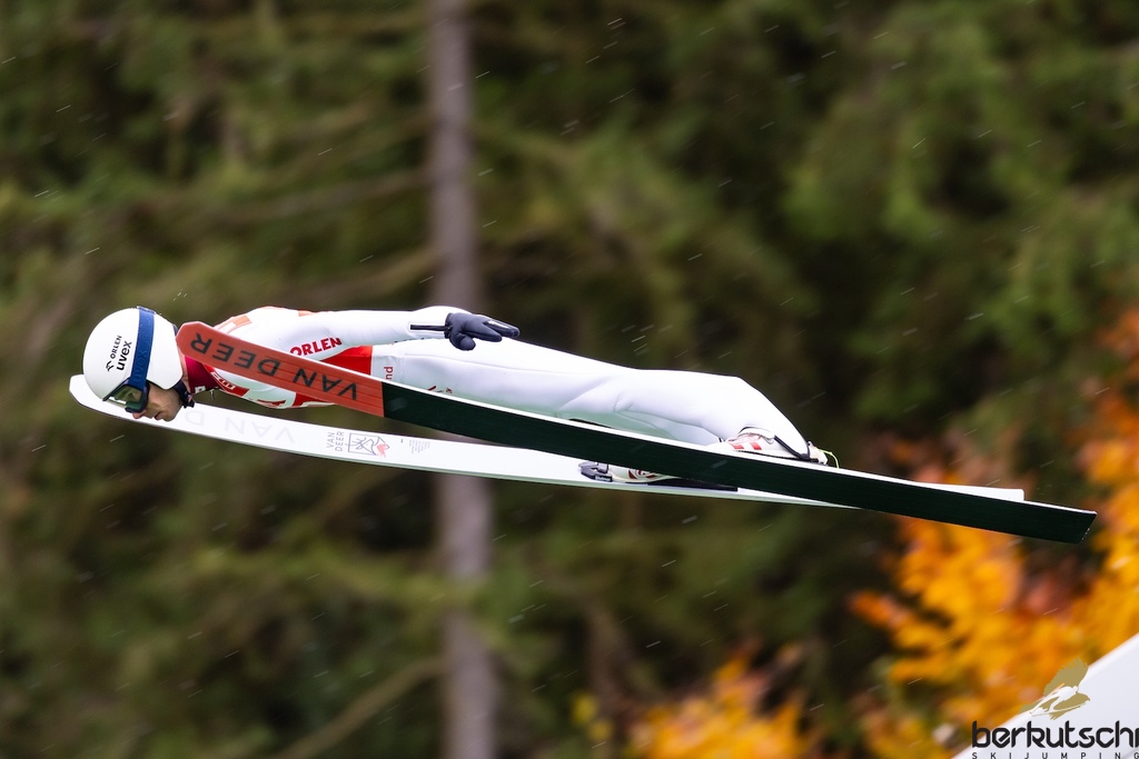24.10.2026, Vogtland Arena, Klingenthal, GER, FIS Weltcup Ski Sprung, Sommer Grand Prix, Klingenthal, Herren, Einzelbewerb, im Bild Jakub Wolny (POL) // Jakub Wolny (POL) during the men individual competition of Ski Jumping Summer Grand Prix of the FIS Ski Jumping World Cup in Klingenthal, Germany on 2026/10/24. EXPA Pictures © 2026, PhotoCredit: EXPA/ Tadeusz Mieczynski