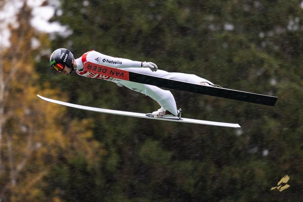 24.10.2026, Vogtland Arena, Klingenthal, GER, FIS Weltcup Ski Sprung, Sommer Grand Prix, Klingenthal, Herren, Einzelbewerb, im Bild Sandro Hauswirth (SUI) // Sandro Hauswirth (SUI) during the men individual competition of Ski Jumping Summer Grand Prix of the FIS Ski Jumping World Cup in Klingenthal, Germany on 2026/10/24. EXPA Pictures © 2026, PhotoCredit: EXPA/ Tadeusz Mieczynski