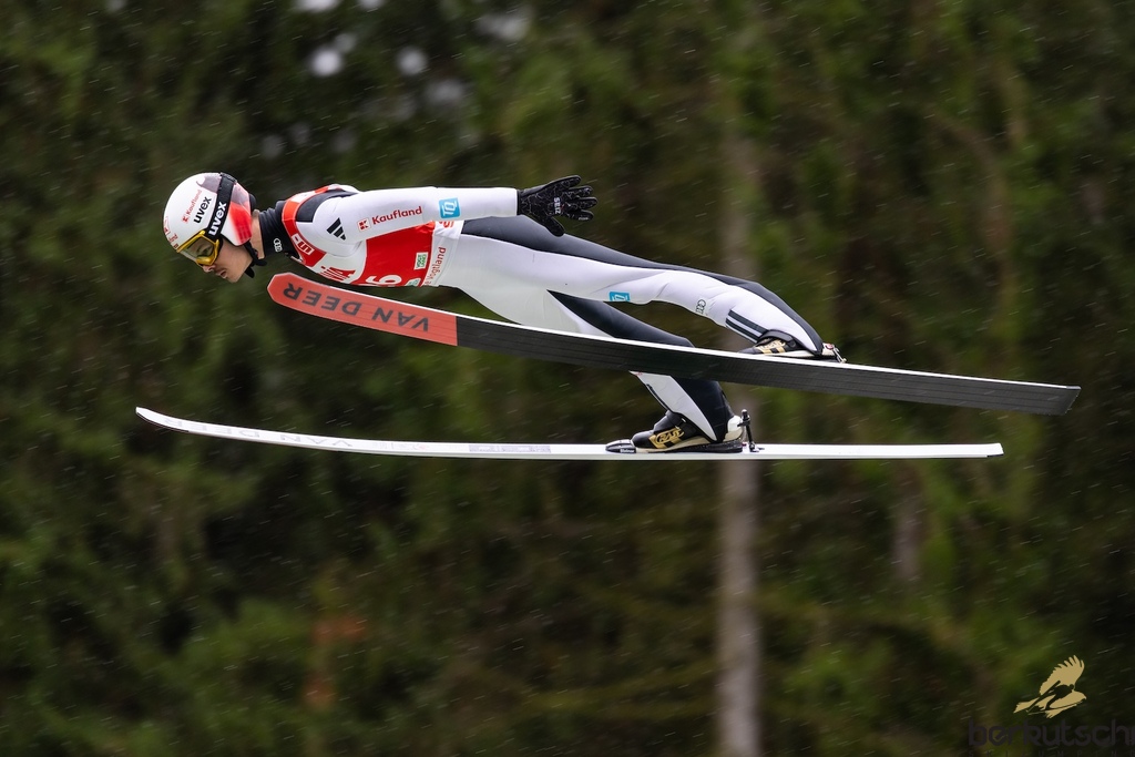 24.10.2026, Vogtland Arena, Klingenthal, GER, FIS Weltcup Ski Sprung, Sommer Grand Prix, Klingenthal, Herren, Einzelbewerb, im Bild Philipp Raimund (GER) // Philipp Raimund (GER) during the men individual competition of Ski Jumping Summer Grand Prix of the FIS Ski Jumping World Cup in Klingenthal, Germany on 2026/10/24. EXPA Pictures © 2026, PhotoCredit: EXPA/ Tadeusz Mieczynski