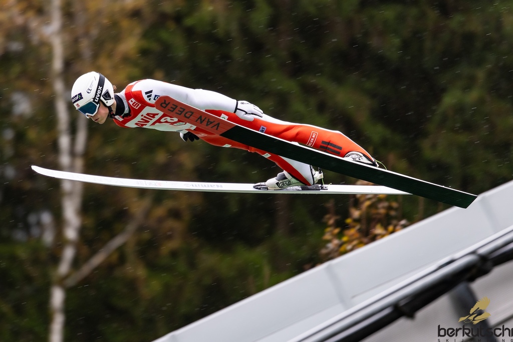 24.10.2026, Vogtland Arena, Klingenthal, GER, FIS Weltcup Ski Sprung, Sommer Grand Prix, Klingenthal, Herren, Einzelbewerb, im Bild Isak Andreas Langmo (NOR) // Isak Andreas Langmo (NOR) during the men individual competition of Ski Jumping Summer Grand Prix of the FIS Ski Jumping World Cup in Klingenthal, Germany on 2026/10/24. EXPA Pictures © 2026, PhotoCredit: EXPA/ Tadeusz Mieczynski