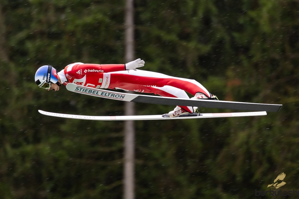 24.10.2026, Vogtland Arena, Klingenthal, GER, FIS Weltcup Ski Sprung, Sommer Grand Prix, Klingenthal, Herren, Einzelbewerb, im Bild Gregor Deschwanden (SUI) // Gregor Deschwanden (SUI) during the men individual competition of Ski Jumping Summer Grand Prix of the FIS Ski Jumping World Cup in Klingenthal, Germany on 2026/10/24. EXPA Pictures © 2026, PhotoCredit: EXPA/ Tadeusz Mieczynski