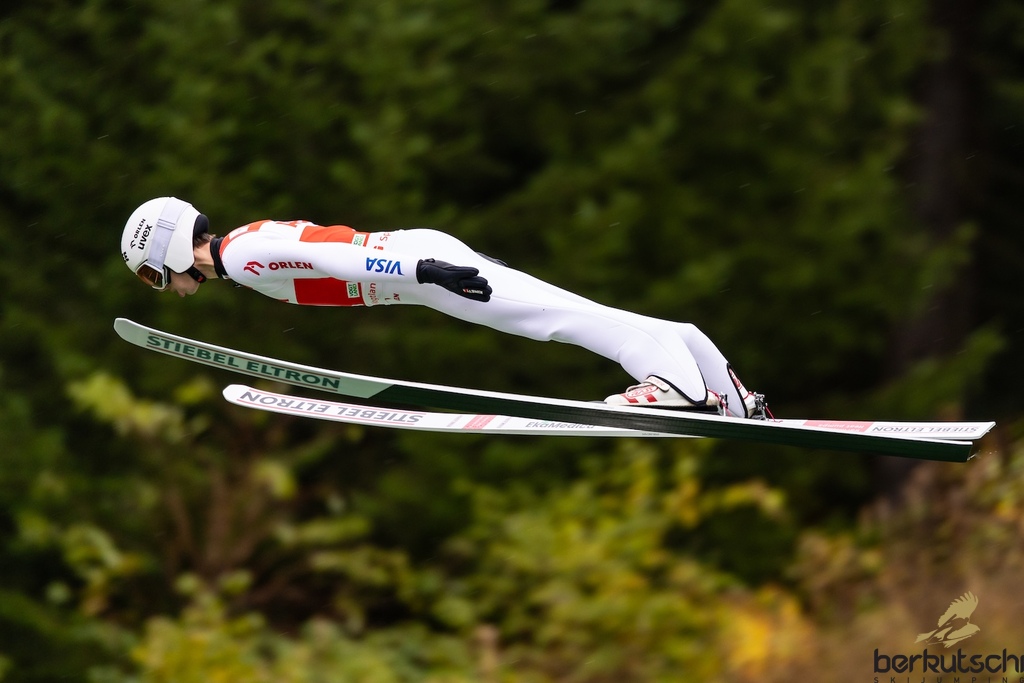 24.10.2026, Vogtland Arena, Klingenthal, GER, FIS Weltcup Ski Sprung, Sommer Grand Prix, Klingenthal, Herren, Einzelbewerb, im Bild Kacper Tomasiak (POL) // Kacper Tomasiak (POL) during the men individual competition of Ski Jumping Summer Grand Prix of the FIS Ski Jumping World Cup in Klingenthal, Germany on 2026/10/24. EXPA Pictures © 2026, PhotoCredit: EXPA/ Tadeusz Mieczynski