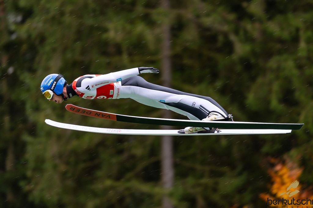 24.10.2026, Vogtland Arena, Klingenthal, GER, FIS Weltcup Ski Sprung, Sommer Grand Prix, Klingenthal, Herren, Einzelbewerb, im Bild Luca Roth (GER) // Luca Roth (GER) during the men individual competition of Ski Jumping Summer Grand Prix of the FIS Ski Jumping World Cup in Klingenthal, Germany on 2026/10/24. EXPA Pictures © 2026, PhotoCredit: EXPA/ Tadeusz Mieczynski