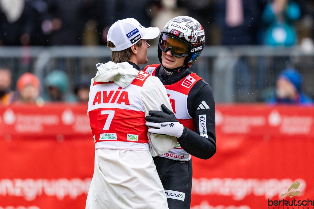 24.10.2026, Vogtland Arena, Klingenthal, GER, FIS Weltcup Ski Sprung, Sommer Grand Prix, Klingenthal, Herren, Einzelbewerb, im Bild Kristoffer Eriksen Sundal (NOR), Marius Lindvik // Kristoffer Eriksen Sundal (NOR), Marius Lindvik during the men individual competition of Ski Jumping Summer Grand Prix of the FIS Ski Jumping World Cup in Klingenthal, Germany on 2026/10/24. EXPA Pictures © 2026, PhotoCredit: EXPA/ Tadeusz Mieczynski