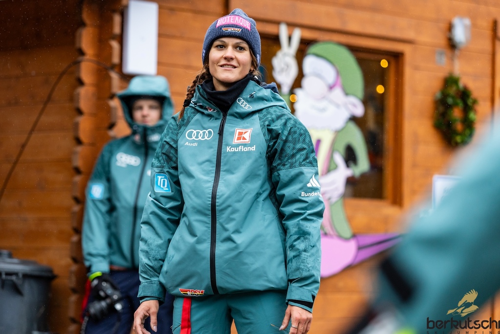 24.10.2026, Vogtland Arena, Klingenthal, GER, FIS Weltcup Ski Sprung, Sommer Grand Prix, Klingenthal, Damen, Einzelbewerb, im Bild Anna Hollandt (GER) // Anna Hollandt (GER) during the women individual competition of Ski Jumping Summer Grand Prix of the FIS Ski Jumping World Cup in Klingenthal, Germany on 2026/10/24. EXPA Pictures © 2026, PhotoCredit: EXPA/ Tadeusz Mieczynski
