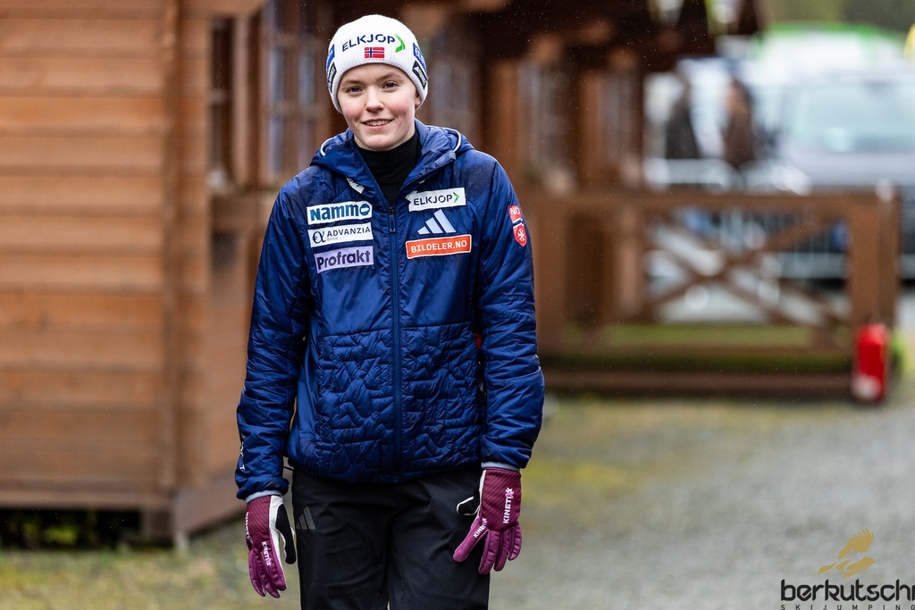 24.10.2026, Vogtland Arena, Klingenthal, GER, FIS Weltcup Ski Sprung, Sommer Grand Prix, Klingenthal, Damen, Einzelbewerb, im Bild Eirin Maria Kvandal (NOR) // Eirin Maria Kvandal (NOR) during the women individual competition of Ski Jumping Summer Grand Prix of the FIS Ski Jumping World Cup in Klingenthal, Germany on 2026/10/24. EXPA Pictures © 2026, PhotoCredit: EXPA/ Tadeusz Mieczynski