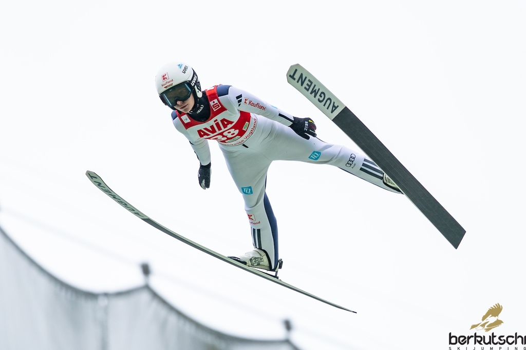 24.10.2026, Vogtland Arena, Klingenthal, GER, FIS Weltcup Ski Sprung, Sommer Grand Prix, Klingenthal, Damen, Einzelbewerb, im Bild Julina Kreibich (GER) // Julina Kreibich (GER) during the women individual competition of Ski Jumping Summer Grand Prix of the FIS Ski Jumping World Cup in Klingenthal, Germany on 2026/10/24. EXPA Pictures © 2026, PhotoCredit: EXPA/ Tadeusz Mieczynski
