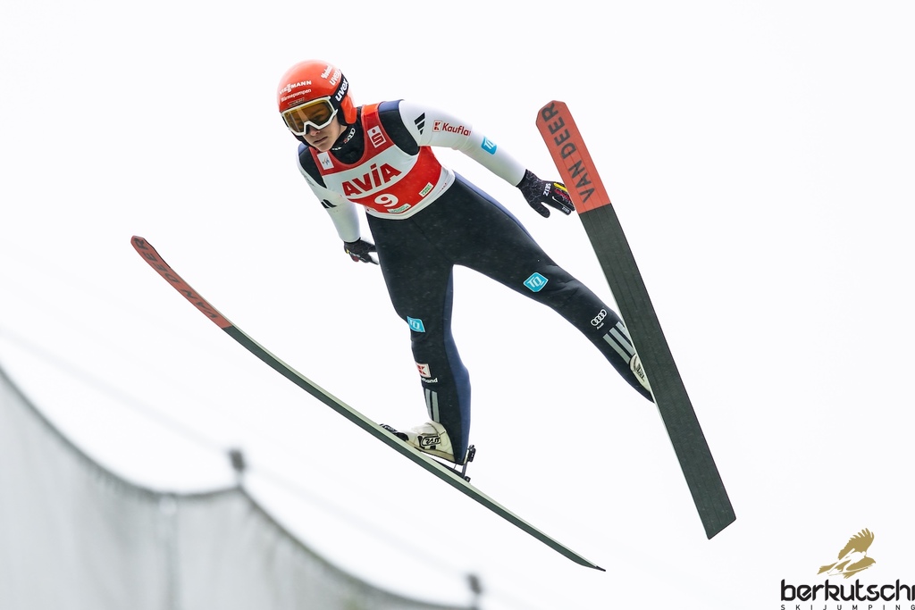 24.10.2026, Vogtland Arena, Klingenthal, GER, FIS Weltcup Ski Sprung, Sommer Grand Prix, Klingenthal, Damen, Einzelbewerb, im Bild Selina Freitag (GER) // Selina Freitag (GER) during the women individual competition of Ski Jumping Summer Grand Prix of the FIS Ski Jumping World Cup in Klingenthal, Germany on 2026/10/24. EXPA Pictures © 2026, PhotoCredit: EXPA/ Tadeusz Mieczynski