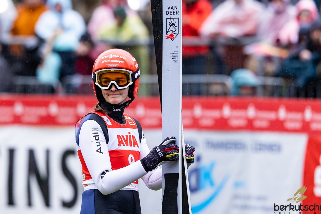 24.10.2026, Vogtland Arena, Klingenthal, GER, FIS Weltcup Ski Sprung, Sommer Grand Prix, Klingenthal, Damen, Einzelbewerb, im Bild Selina Freitag (GER) // Selina Freitag (GER) during the women individual competition of Ski Jumping Summer Grand Prix of the FIS Ski Jumping World Cup in Klingenthal, Germany on 2026/10/24. EXPA Pictures © 2026, PhotoCredit: EXPA/ Tadeusz Mieczynski
