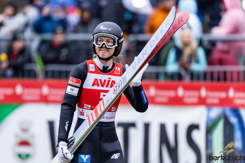 24.10.2026, Vogtland Arena, Klingenthal, GER, FIS Weltcup Ski Sprung, Sommer Grand Prix, Klingenthal, Damen, Einzelbewerb, im Bild Hannah Wiegele (AUT) // Hannah Wiegele (AUT) during the women individual competition of Ski Jumping Summer Grand Prix of the FIS Ski Jumping World Cup in Klingenthal, Germany on 2026/10/24. EXPA Pictures © 2026, PhotoCredit: EXPA/ Tadeusz Mieczynski