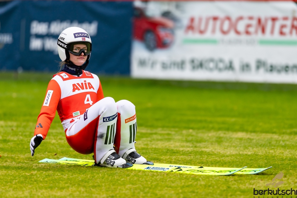24.10.2026, Vogtland Arena, Klingenthal, GER, FIS Weltcup Ski Sprung, Sommer Grand Prix, Klingenthal, Damen, Einzelbewerb, im Bild Gyda Westvold Hansen (NOR) // Gyda Westvold Hansen (NOR) during the women individual competition of Ski Jumping Summer Grand Prix of the FIS Ski Jumping World Cup in Klingenthal, Germany on 2026/10/24. EXPA Pictures © 2026, PhotoCredit: EXPA/ Tadeusz Mieczynski