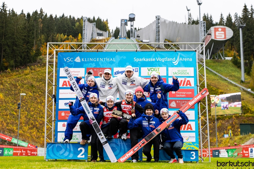 24.10.2026, Vogtland Arena, Klingenthal, GER, FIS Weltcup Ski Sprung, Sommer Grand Prix, Klingenthal, Damen, Einzelbewerb, im Bild Eirin Maria Kvandal (NOR), Ingvild Synnoeve Midtskogen (NOR) // Eirin Maria Kvandal (NOR), Ingvild Synnoeve Midtskogen (NOR) during the women individual competition of Ski Jumping Summer Grand Prix of the FIS Ski Jumping World Cup in Klingenthal, Germany on 2026/10/24. EXPA Pictures © 2026, PhotoCredit: EXPA/ Tadeusz Mieczynski