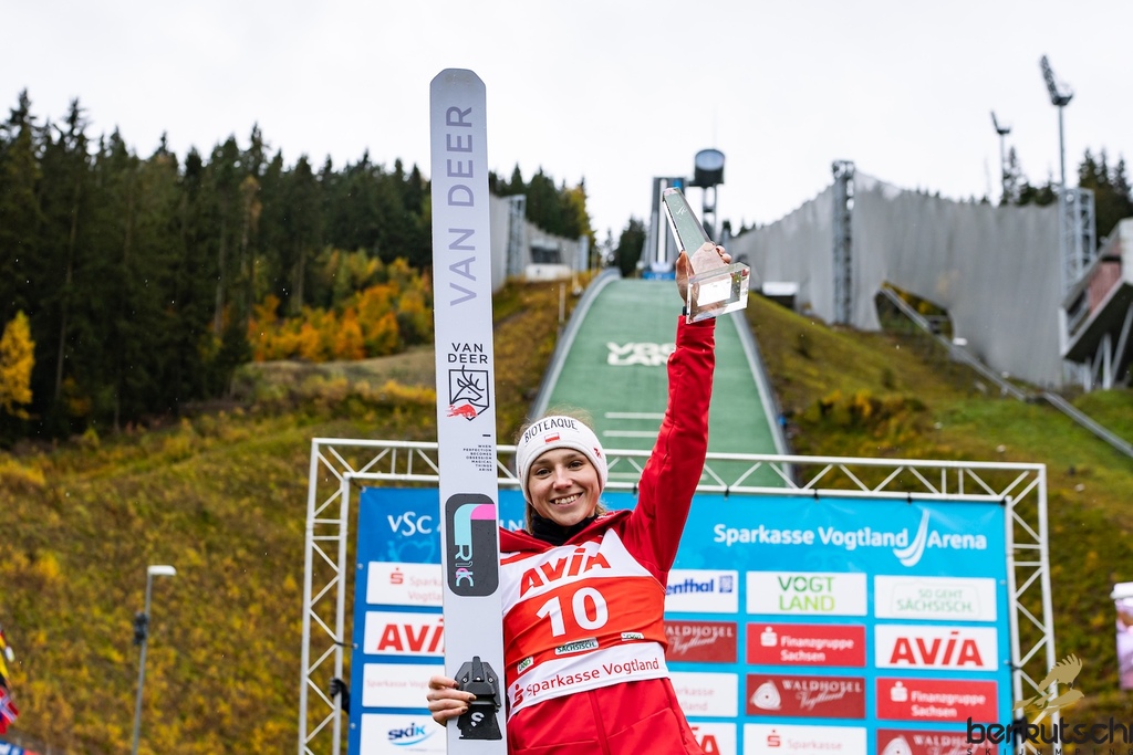 24.10.2026, Vogtland Arena, Klingenthal, GER, FIS Weltcup Ski Sprung, Sommer Grand Prix, Klingenthal, Damen, Einzelbewerb, im Bild Anna Twardosz (POL) // Anna Twardosz (POL) during the women individual competition of Ski Jumping Summer Grand Prix of the FIS Ski Jumping World Cup in Klingenthal, Germany on 2026/10/24. EXPA Pictures © 2026, PhotoCredit: EXPA/ Tadeusz Mieczynski