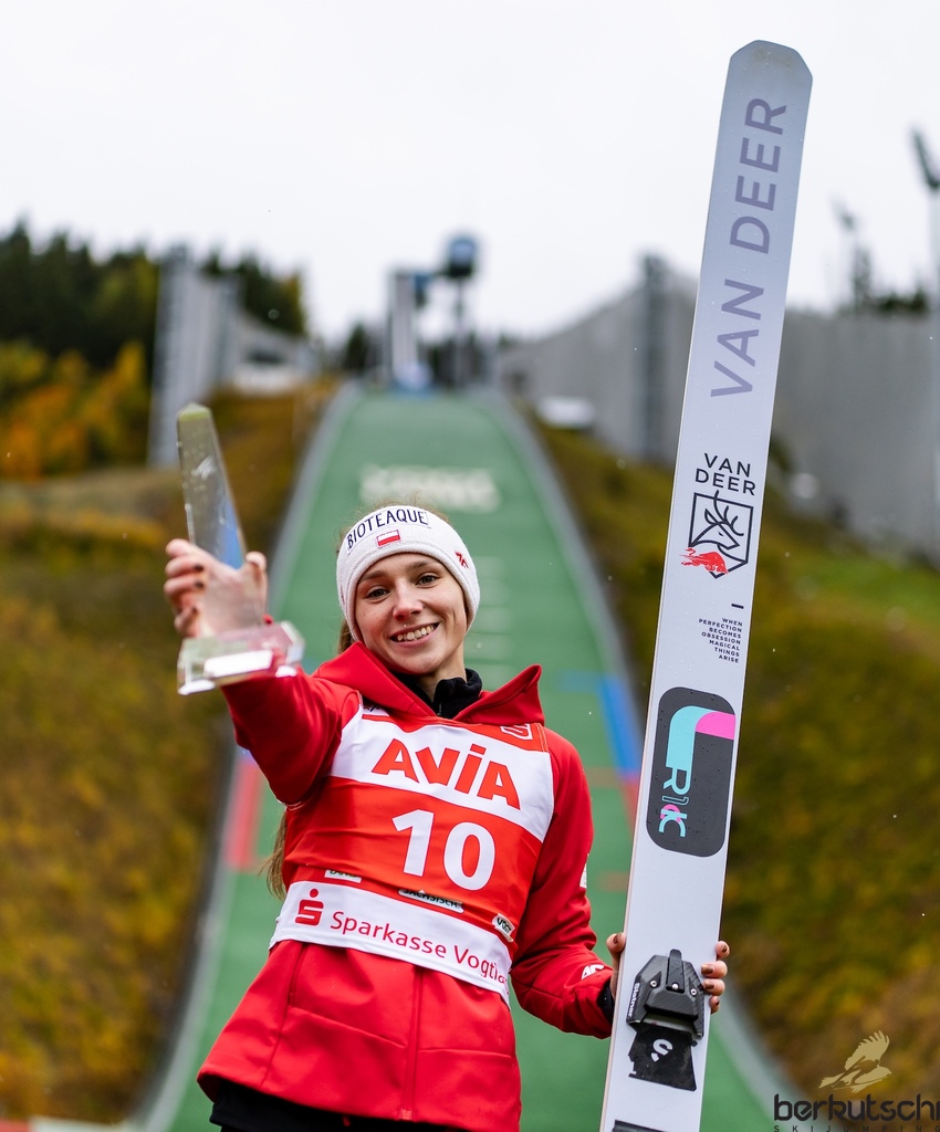 24.10.2026, Vogtland Arena, Klingenthal, GER, FIS Weltcup Ski Sprung, Sommer Grand Prix, Klingenthal, Damen, Einzelbewerb, im Bild Anna Twardosz (POL) // Anna Twardosz (POL) during the women individual competition of Ski Jumping Summer Grand Prix of the FIS Ski Jumping World Cup in Klingenthal, Germany on 2026/10/24. EXPA Pictures © 2026, PhotoCredit: EXPA/ Tadeusz Mieczynski