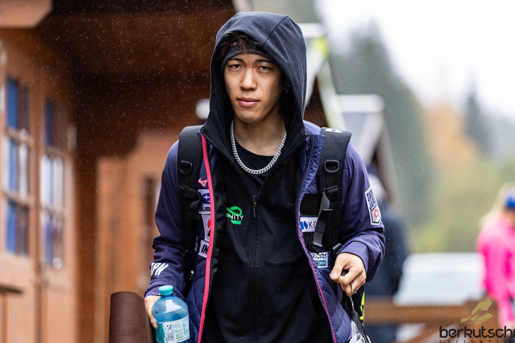 25.10.2026, Vogtland Arena, Klingenthal, GER, FIS Weltcup Ski Sprung, Sommer Grand Prix, Klingenthal, Herren, Teambewerb, im Bild Ren Nikaido (JPN) // Ren Nikaido (JPN) during the team competition of Ski Jumping Summer Grand Prix of the FIS Ski Jumping World Cup in Klingenthal, Germany on 2026/10/25. EXPA Pictures © 2026, PhotoCredit: EXPA/ Tadeusz Mieczynski