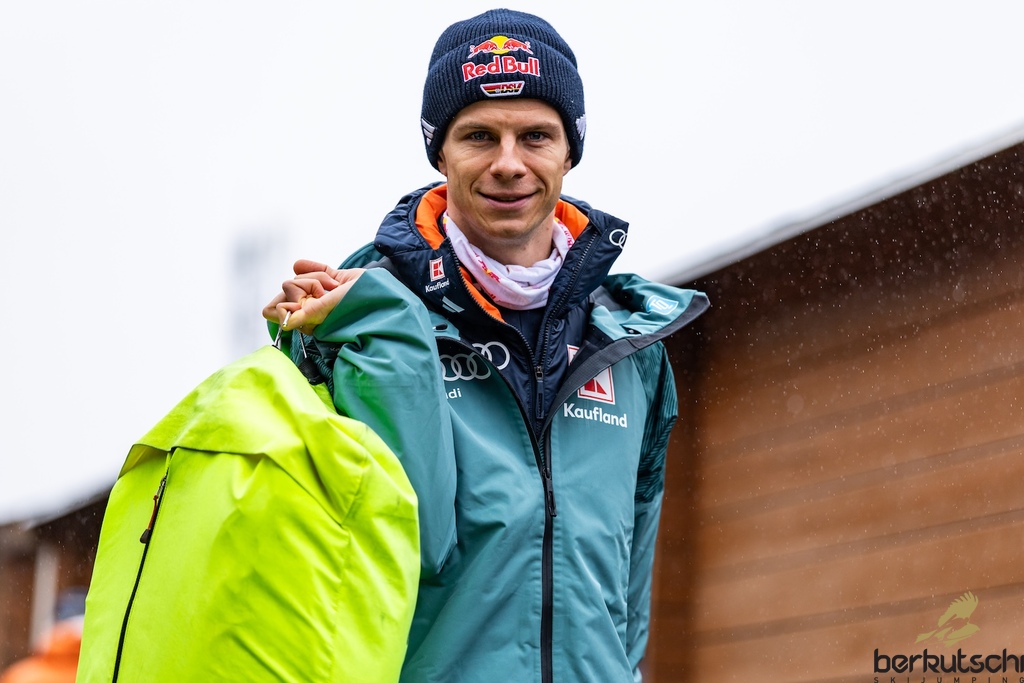 25.10.2026, Vogtland Arena, Klingenthal, GER, FIS Weltcup Ski Sprung, Sommer Grand Prix, Klingenthal, Herren, Teambewerb, im Bild Andreas Wellinger (GER) // Andreas Wellinger (GER) during the team competition of Ski Jumping Summer Grand Prix of the FIS Ski Jumping World Cup in Klingenthal, Germany on 2026/10/25. EXPA Pictures © 2026, PhotoCredit: EXPA/ Tadeusz Mieczynski