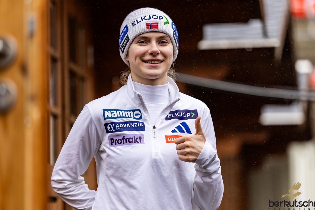 25.10.2026, Vogtland Arena, Klingenthal, GER, FIS Weltcup Ski Sprung, Sommer Grand Prix, Klingenthal, Herren, Teambewerb, im Bild Ingvild Synnoeve Midtskogen (NOR) // Ingvild Synnoeve Midtskogen (NOR) during the team competition of Ski Jumping Summer Grand Prix of the FIS Ski Jumping World Cup in Klingenthal, Germany on 2026/10/25. EXPA Pictures © 2026, PhotoCredit: EXPA/ Tadeusz Mieczynski