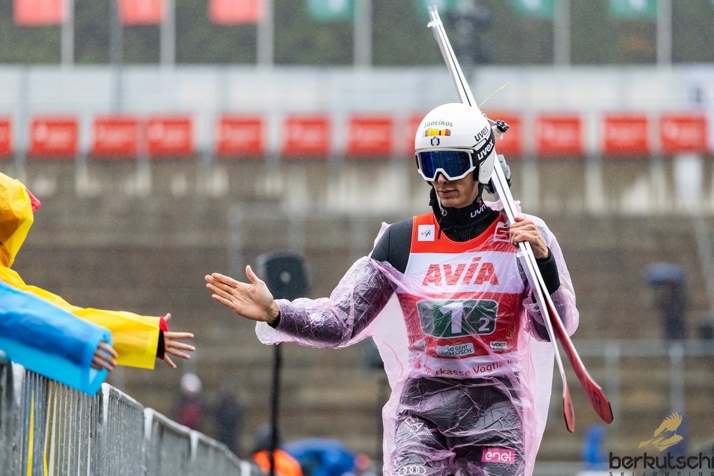 25.10.2026, Vogtland Arena, Klingenthal, GER, FIS Weltcup Ski Sprung, Sommer Grand Prix, Klingenthal, Herren, Teambewerb, im Bild Alex Insam (ITA) // Alex Insam (ITA) during the team competition of Ski Jumping Summer Grand Prix of the FIS Ski Jumping World Cup in Klingenthal, Germany on 2026/10/25. EXPA Pictures © 2026, PhotoCredit: EXPA/ Tadeusz Mieczynski