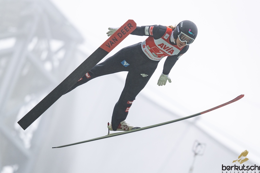 25.10.2026, Vogtland Arena, Klingenthal, GER, FIS Weltcup Ski Sprung, Sommer Grand Prix, Klingenthal, Herren, Teambewerb, im Bild Hannah Wiegele (AUT) // Hannah Wiegele (AUT) during the team competition of Ski Jumping Summer Grand Prix of the FIS Ski Jumping World Cup in Klingenthal, Germany on 2026/10/25. EXPA Pictures © 2026, PhotoCredit: EXPA/ Tadeusz Mieczynski