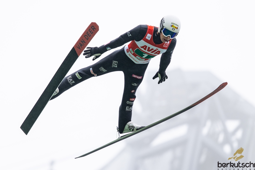 25.10.2026, Vogtland Arena, Klingenthal, GER, FIS Weltcup Ski Sprung, Sommer Grand Prix, Klingenthal, Herren, Teambewerb, im Bild Alex Insam (ITA) // Alex Insam (ITA) during the team competition of Ski Jumping Summer Grand Prix of the FIS Ski Jumping World Cup in Klingenthal, Germany on 2026/10/25. EXPA Pictures © 2026, PhotoCredit: EXPA/ Tadeusz Mieczynski