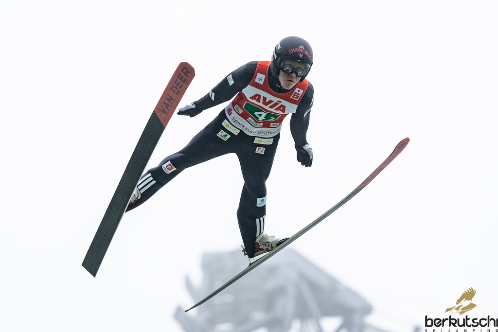 25.10.2026, Vogtland Arena, Klingenthal, GER, FIS Weltcup Ski Sprung, Sommer Grand Prix, Klingenthal, Herren, Teambewerb, im Bild Ari Repellin (FRA) // Ari Repellin (FRA) during the team competition of Ski Jumping Summer Grand Prix of the FIS Ski Jumping World Cup in Klingenthal, Germany on 2026/10/25. EXPA Pictures © 2026, PhotoCredit: EXPA/ Tadeusz Mieczynski