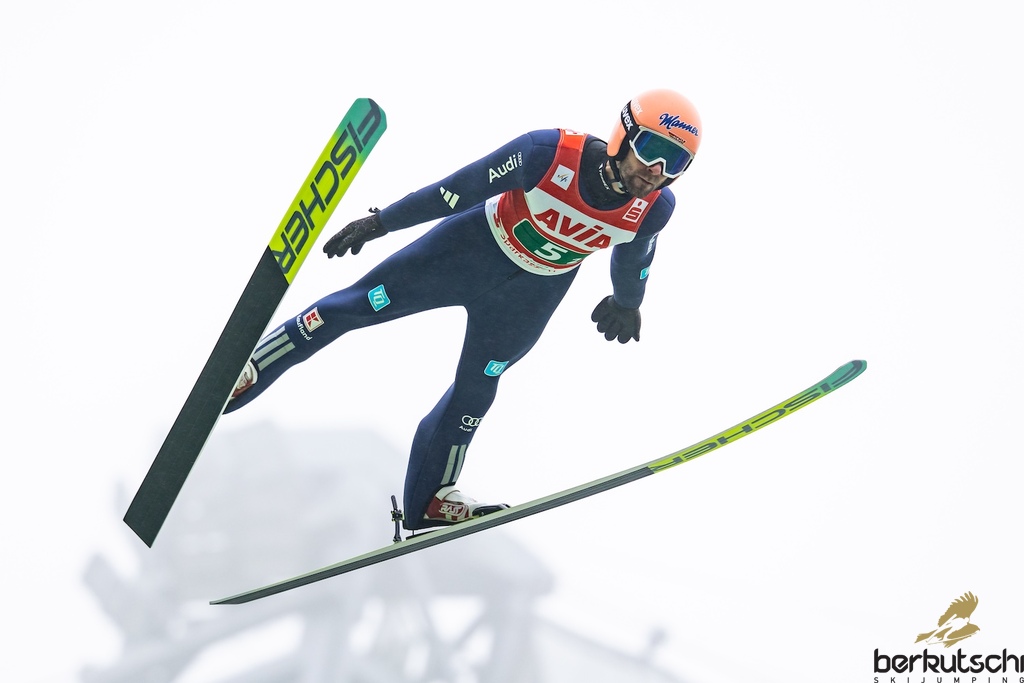 25.10.2026, Vogtland Arena, Klingenthal, GER, FIS Weltcup Ski Sprung, Sommer Grand Prix, Klingenthal, Herren, Teambewerb, im Bild Pius Paschke (GER) // Pius Paschke (GER) during the team competition of Ski Jumping Summer Grand Prix of the FIS Ski Jumping World Cup in Klingenthal, Germany on 2026/10/25. EXPA Pictures © 2026, PhotoCredit: EXPA/ Tadeusz Mieczynski