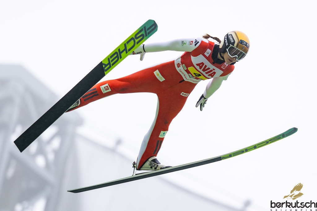 25.10.2026, Vogtland Arena, Klingenthal, GER, FIS Weltcup Ski Sprung, Sommer Grand Prix, Klingenthal, Herren, Teambewerb, im Bild Josephine Pagnier (FRA) // Josephine Pagnier (FRA) during the team competition of Ski Jumping Summer Grand Prix of the FIS Ski Jumping World Cup in Klingenthal, Germany on 2026/10/25. EXPA Pictures © 2026, PhotoCredit: EXPA/ Tadeusz Mieczynski
