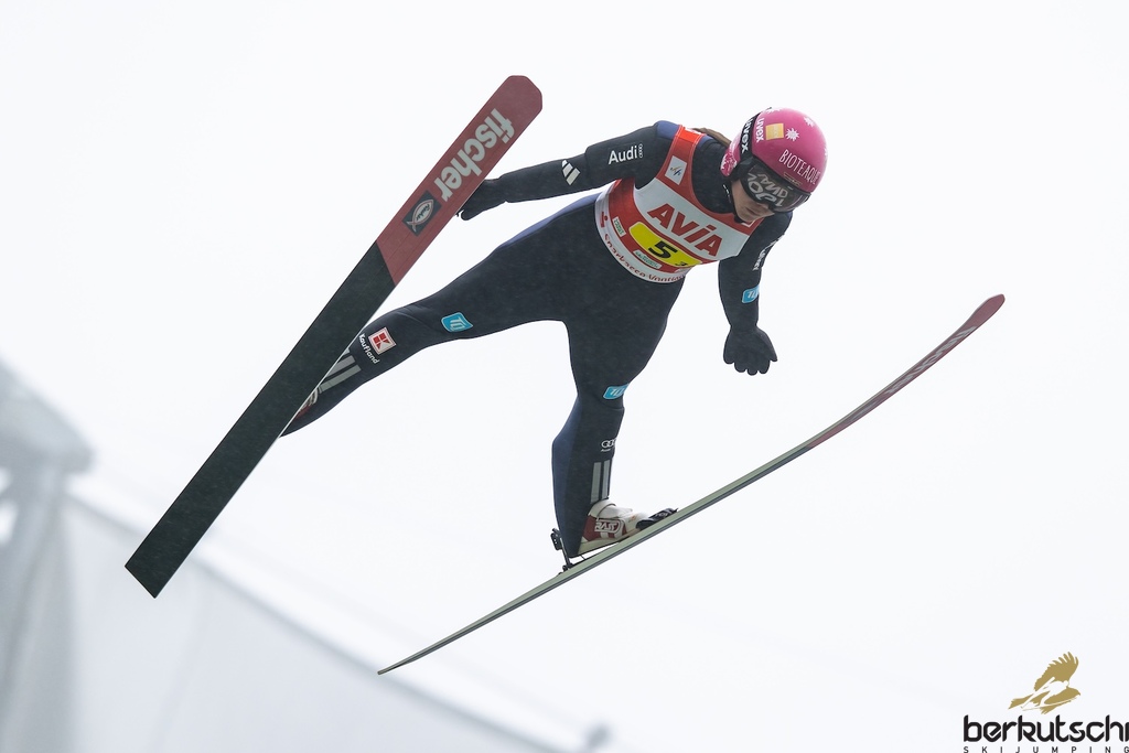 25.10.2026, Vogtland Arena, Klingenthal, GER, FIS Weltcup Ski Sprung, Sommer Grand Prix, Klingenthal, Herren, Teambewerb, im Bild Agnes Reisch (GER) // Agnes Reisch (GER) during the team competition of Ski Jumping Summer Grand Prix of the FIS Ski Jumping World Cup in Klingenthal, Germany on 2026/10/25. EXPA Pictures © 2026, PhotoCredit: EXPA/ Tadeusz Mieczynski