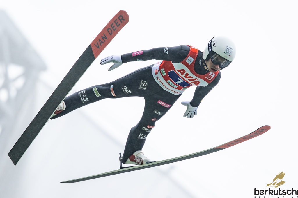 25.10.2026, Vogtland Arena, Klingenthal, GER, FIS Weltcup Ski Sprung, Sommer Grand Prix, Klingenthal, Herren, Teambewerb, im Bild Francesco Cecon (ITA) // Francesco Cecon (ITA) during the team competition of Ski Jumping Summer Grand Prix of the FIS Ski Jumping World Cup in Klingenthal, Germany on 2026/10/25. EXPA Pictures © 2026, PhotoCredit: EXPA/ Tadeusz Mieczynski