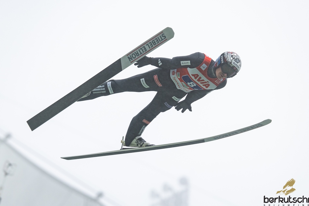 25.10.2026, Vogtland Arena, Klingenthal, GER, FIS Weltcup Ski Sprung, Sommer Grand Prix, Klingenthal, Herren, Teambewerb, im Bild Marius Lindvik (NOR) // Marius Lindvik (NOR) during the team competition of Ski Jumping Summer Grand Prix of the FIS Ski Jumping World Cup in Klingenthal, Germany on 2026/10/25. EXPA Pictures © 2026, PhotoCredit: EXPA/ Tadeusz Mieczynski